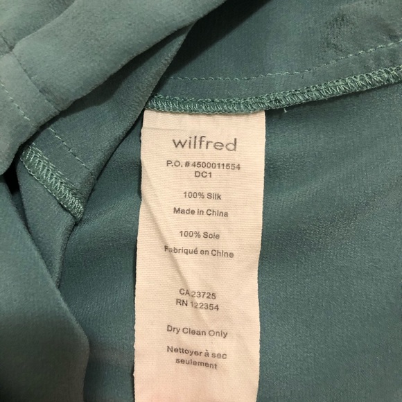 Aritzia Wilfred 100% silk shorts - Picture 3 of 4